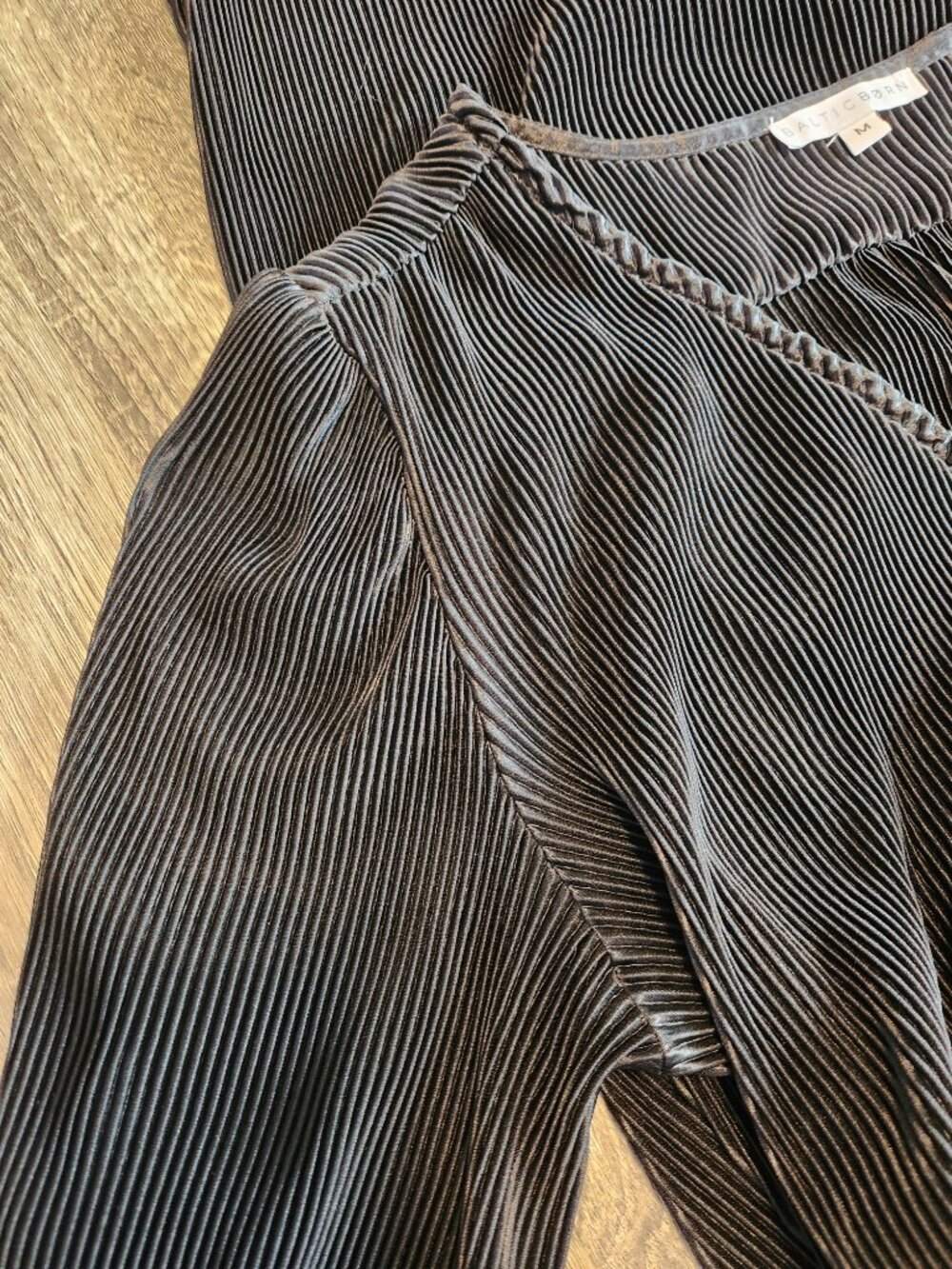 Baltic Born Venus Pleated Maxi Dress Long Sleeve V-neck Medium Black - Picture 8 of 10